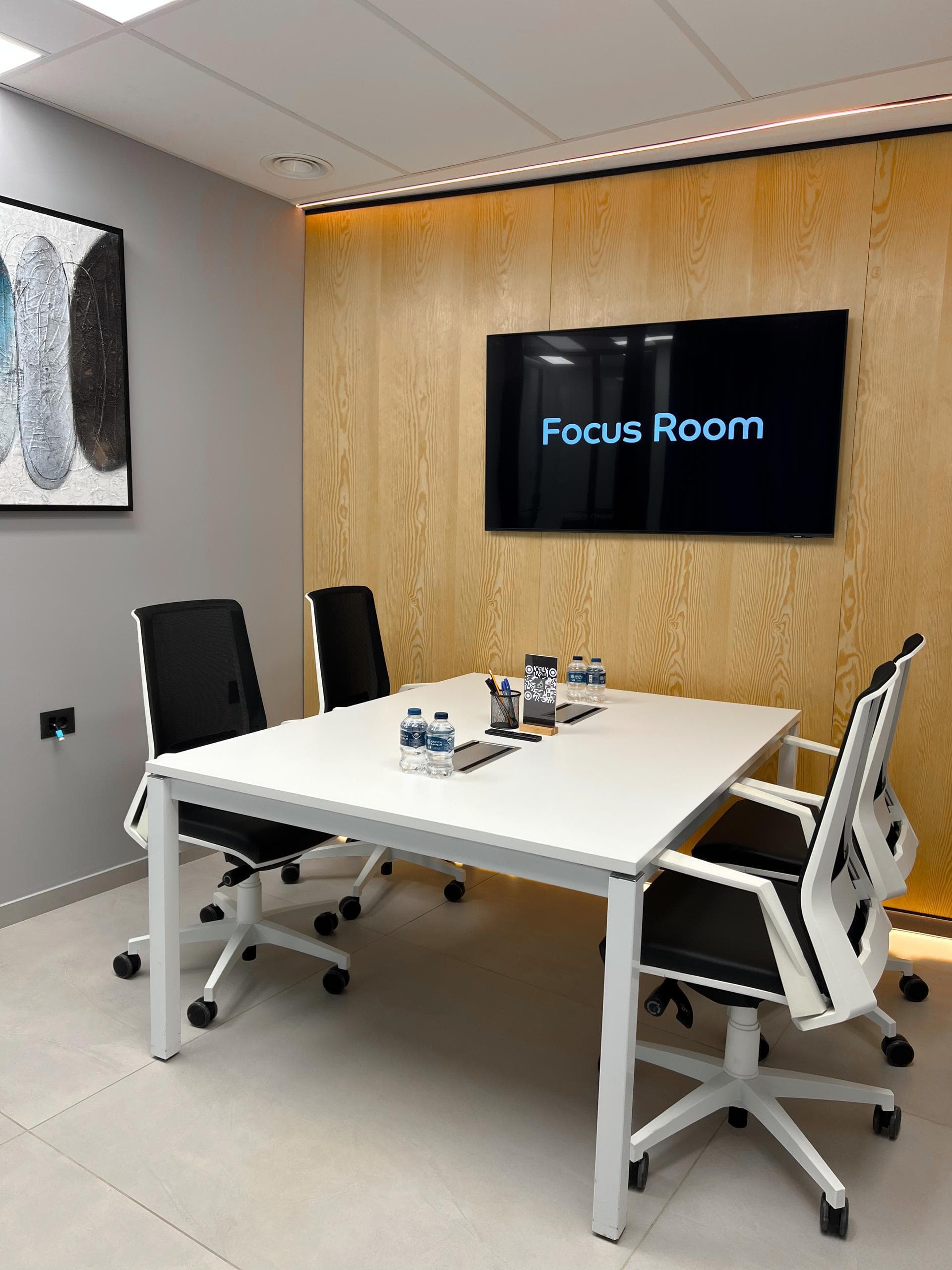 Focus room for small meetings