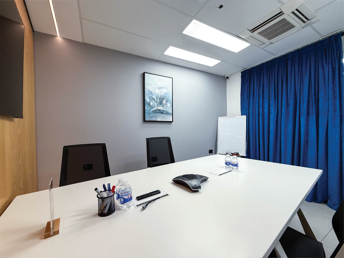 Focus Room - 4 person meeting room