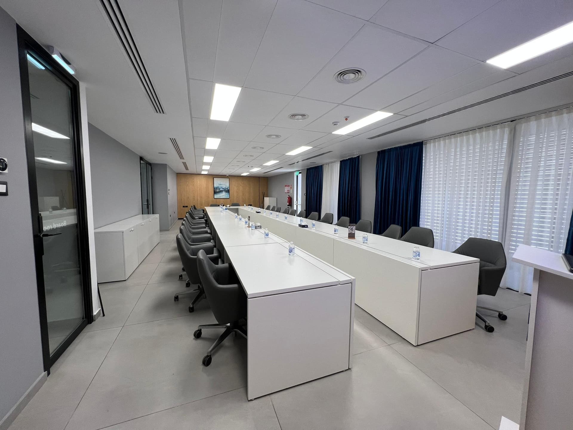 BoardRoom very spacious with natural light